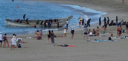 Nach lebensgefährlicher Passage die Ankunft im Ferienparadies (L...