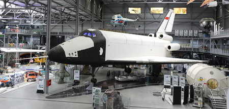 Kein Space Shuttle, sondern die sowjetische Raumfähre »Buran«, d...