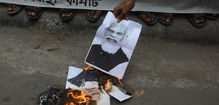 Protest gegen Modi im Nachbarland Bangladesch, das an den indisc...