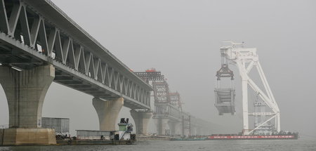 Fast fertig dank chinesischer Hilfen: Padma-Brücke im bangladesc...