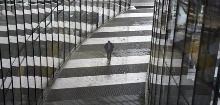 Jeden Werktag ins Büro, so wie die anderen auch: Ausbeutung ist ...