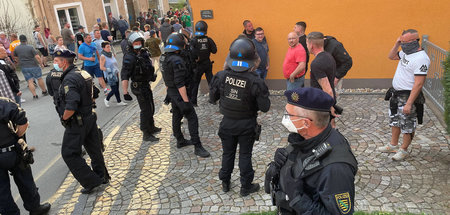 Einwohner von Zwönitz im Erzgebirgskreis protestieren gegen Coro...