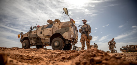 Bundeswehrsoldaten in der Nähe des Stützpunktes Gao im Norden Ma