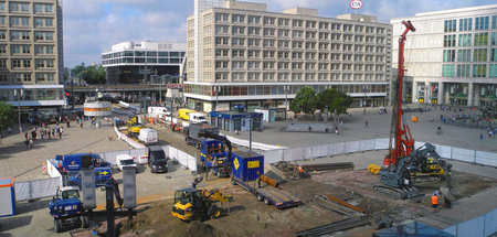 Der Alexanderplatz ist mit seiner Weltzeituhr einer der beliebte...