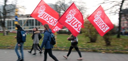 Juso-Mitglieder beteiligen sich an Klimastreik der Fridays for F...