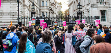 Zynisches Abkommen: Protest in London gegen die Abschiebung Asyl...