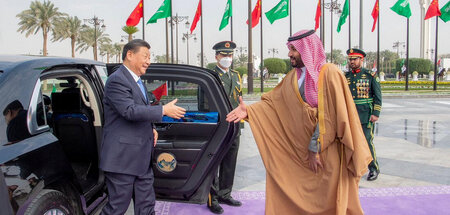 Der saudische Kronprinz bin Salman empfängt Xi Jinping in Riad (...