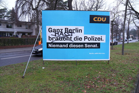 Kreativ verändertes Wahlplakat (Berlin, 23.1.2023)