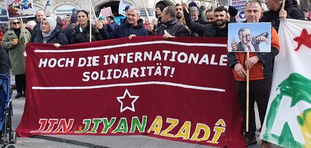 Internationalistischer Protest gegen Krieg und NATO (München, 18...