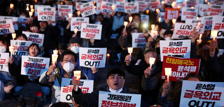 Nicht einverstanden: Protest gegen die Vereinbarung der südkorea...