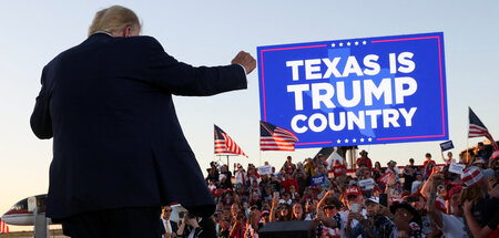 Der Kandidat und sein Gefolge (Waco, Texas, 25.3.2023)