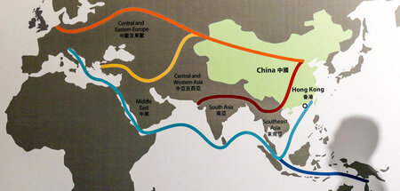 Die Neue Seidenstraße: Ein Handels- und Infrastrukturnetz zwisch...