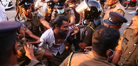 Die Proteste gegen die Regierung halten trotz Verhaftungen an (C...