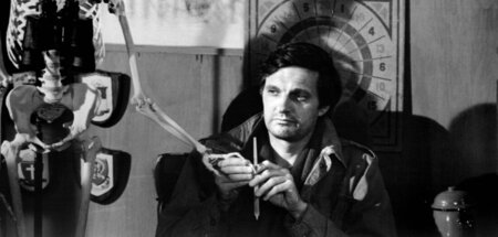 Alan Alda gab den »Hawkeye« Pierce und griff auch selbst zum Sti...