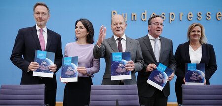 Das Regierungskomitee für Friedens- und Freiheitsinvestitionen a...