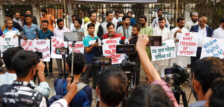 Mitglieder der Partei Gana Adhikar Parishad protestieren gegen d