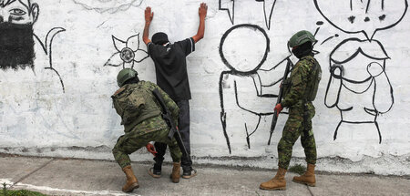 Militärpatrouillen bestimmen derzeit das Straßenbild in der ecua...