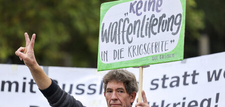 Protest gegen Waffenlieferungen in Kriegsgebiete in Frankfurt am