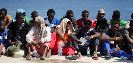 Angekommen und irgendwie doch nicht: Asylsuchende auf Lampedusa ...