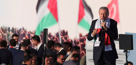 Erdogan auf einer Großkundgebung für Gaza in Istanbul (Sonnabend...