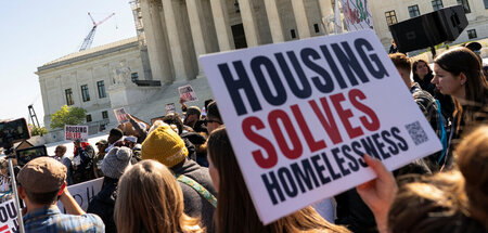 Vorschlag zur Güte: Den Supreme Court in ein Obdachlosenheim ver...