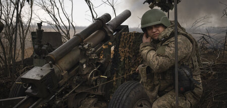 Neben Kriegsgerät gehen der ukrainischen Armee vor allem die Sol...