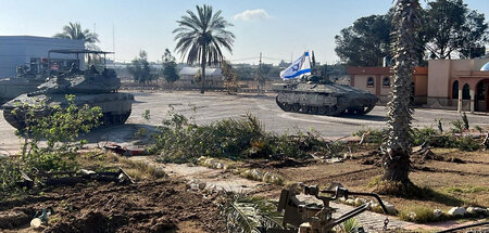 Israelische Panzer besetzen am Dienstag die palästinensische Sei...