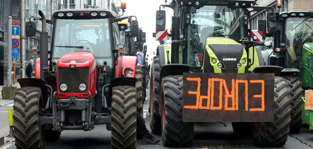 Auch um wütende Traktoristen zu besänftigen, schwächt die EU Auf...