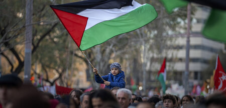 Barcelona in den Farben Palästinas bei einer Demonstration am 20...