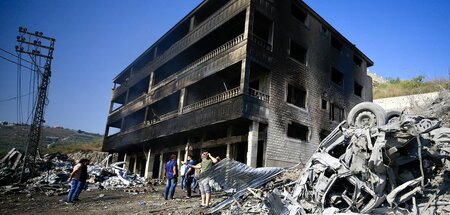 Durch israelische Luftangriffe zerstörtes Gebäude im Süden Liban...