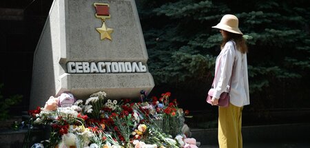 Blumen und Plüschtiere für die Opfer: Sewastopol am Montag