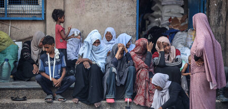 Auch UNRWA-Schulen wie hier im Nuseirat-Camp bieten Kriegsvertri...