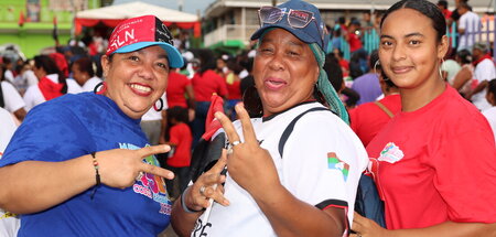 Gute Stimmung am Freitag auf der Plaza de la Revolución im Herze...