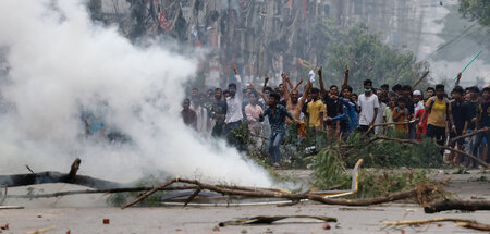 Protestierende Studenten in Dhaka (19.7.2024)