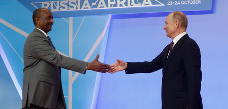 Handshake beim Russland-Afrika-Gipfel in Sotschi: Abdel Fattah A...
