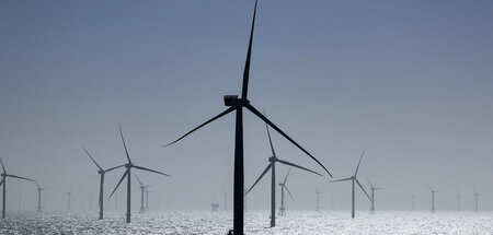 Offshore_Windpark_in_83144544.jpg