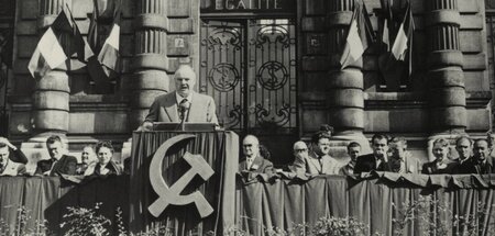 Der Generalsekretär des PCF spricht. Maurice Thorez bei einer Ku...