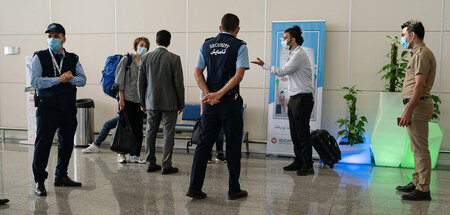 Weitere Mitglieder der Kurdistan-Delegation, die es bis Erbil ge...