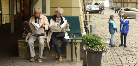 Rascheln von gestern: Zeitungsleser in Bern (2017)