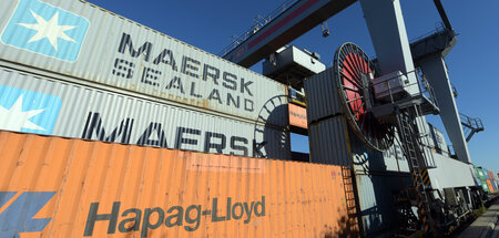 Container_von_Maersk_83420181.jpg