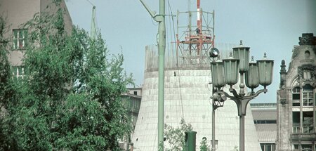 Berlin bekommt sein Wahrzeichen: Die Baustelle des Fernsehturms ...