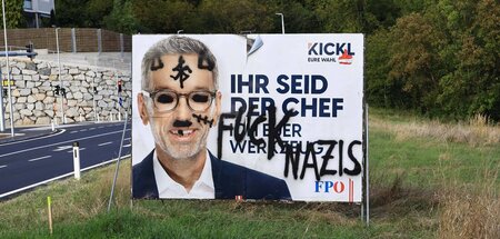 Führend in Umfragen und als Feindbild: Wahlkplakat der FPÖ in Li...