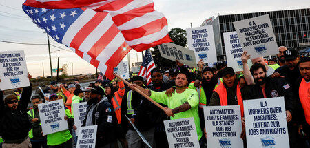 ILA stehe auch für »I love America«, betont Gewerkschaftschef Ha...