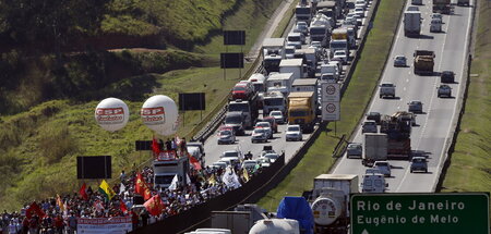 BRAZIL-AUTOS-STRIKE.JPG