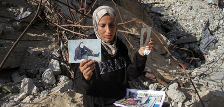 Ein paar Fotos sind alles, was Ashar Masud von ihrer Familien ge...