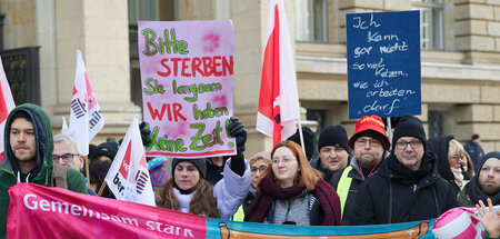 Beschäftigte des Jüdischen Krankenhauses Berlin streiken für meh...