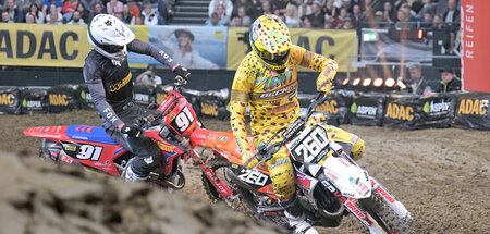 Scharfe Rechtskurve: Motocross in athletischer und maschineller ...