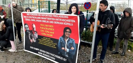 Grup Yorum Mitglieder auf Protestkundgebung vor dem OLG Düsseld