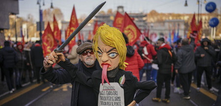 Dafür steht Meloni: Nachsicht für Steuerverbrecher, erhöhte Mili...