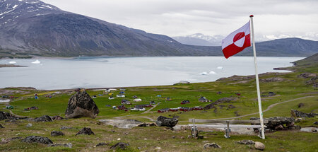 Wie lange die grönländische Flagge hier wohl noch weht? (Igaliku...